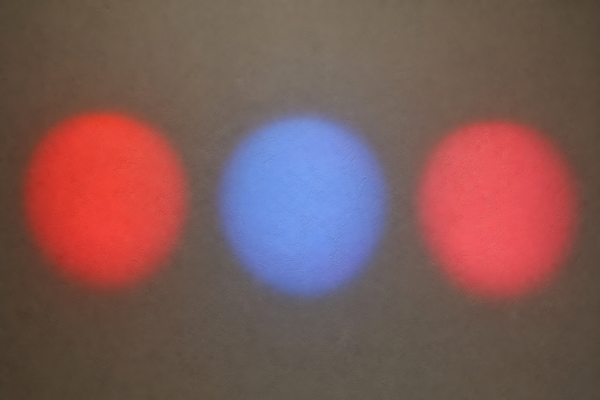Rouge, bleue, proche infrarouge : quelle lumière pour quelle peau ?